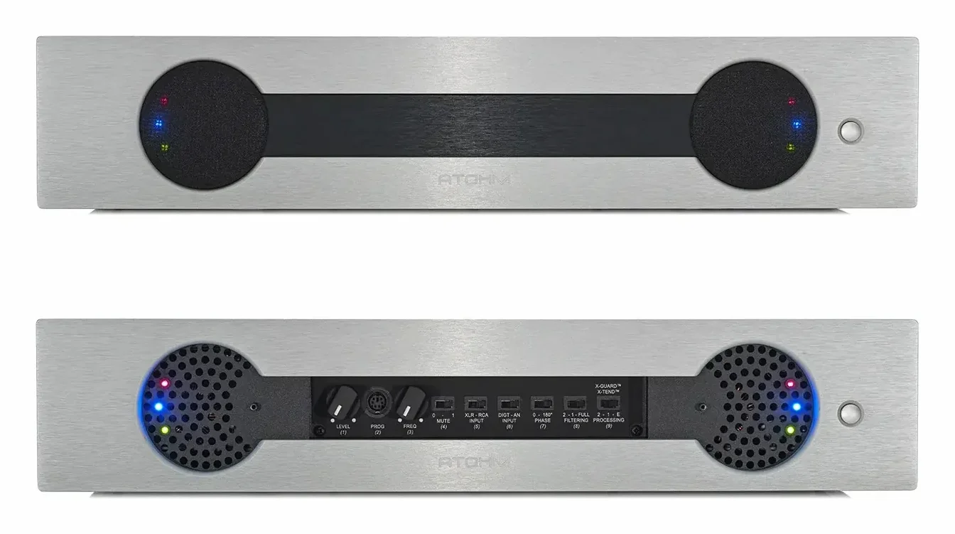 Atohm RS 700 GT Edition — amplificateur vu de face, façade fermée puis ouverte sur ses commandes